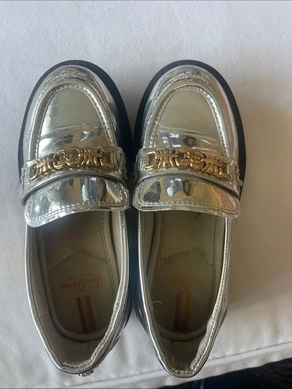 SAM EDELMAN NEW YORK Girls Size 11 Metallic Silver Loafer  w/ Gold Chain Detail